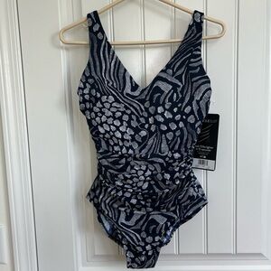 Miraclesuit Women Blockbuster One Piece V Neck Swimsuit Sz 10 NWT navy printed